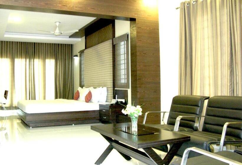 Люкс, Harsha Residency