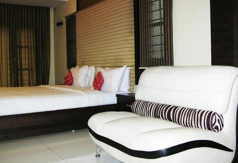 Люкс, Harsha Residency