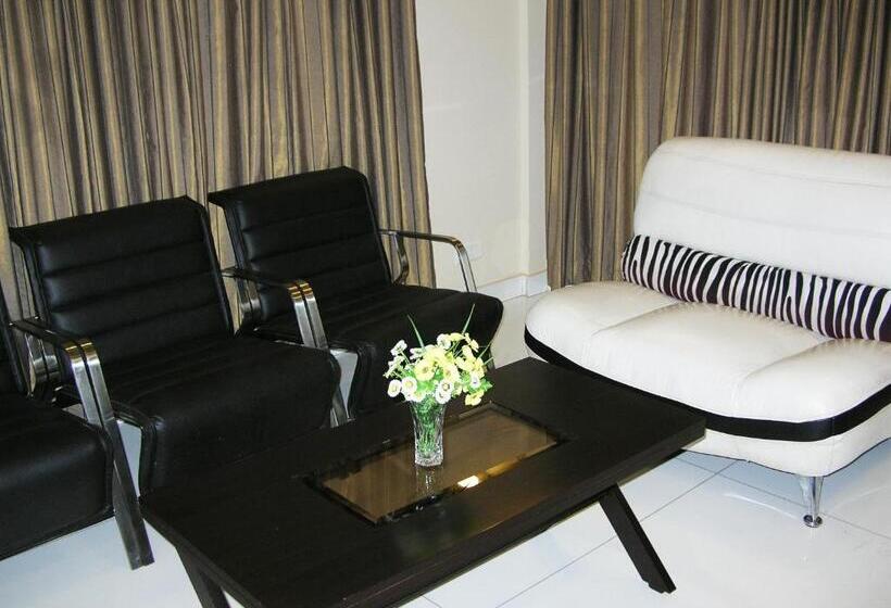 Люкс, Harsha Residency