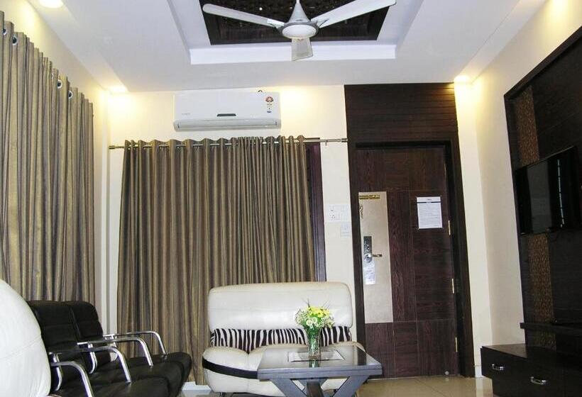 Люкс, Harsha Residency