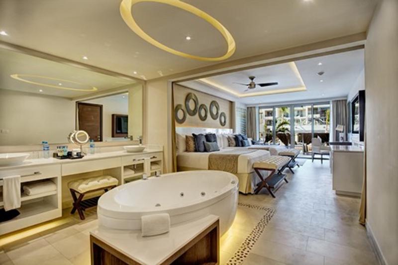 Deluxe Junior Suite met Uitzicht op Zee, Hideaway at Royalton Riviera Cancun, An Autograph Collection - All Inclusive Resort - Adults Only