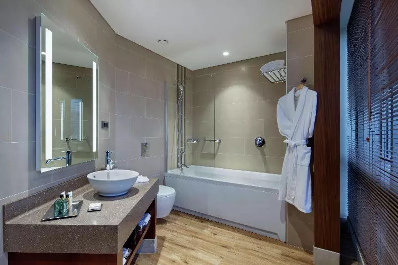 キングサイズベッドのスイートルーム, Hilton Garden Inn Corlu