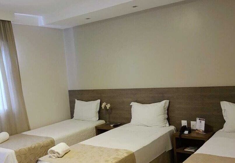 豪华三人间, L´acordes