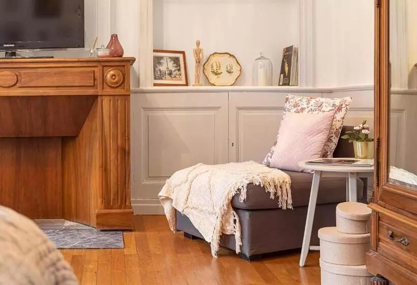اتاق لوکس, Les Suites De Sautet