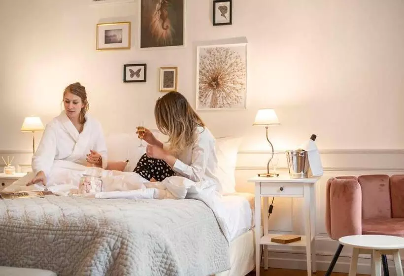 اتاق لوکس, Les Suites De Sautet