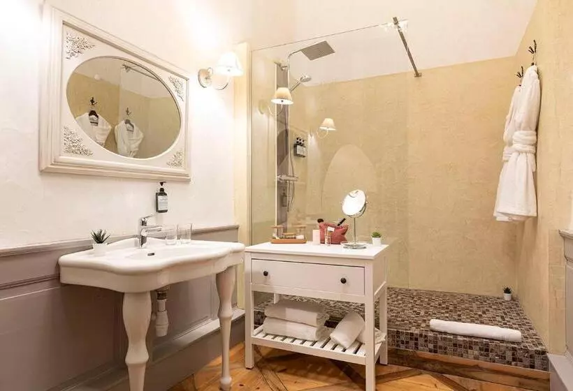 سوییت خانوادگی, Les Suites De Sautet