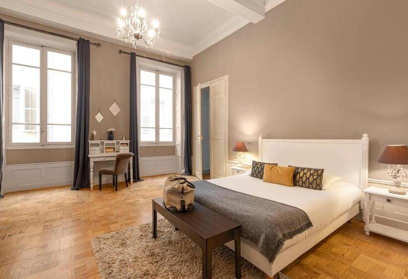 جناح عائلي, Les Suites De Sautet