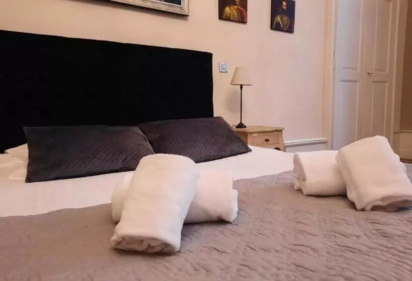 سوییت اجرایی, Les Suites De Sautet