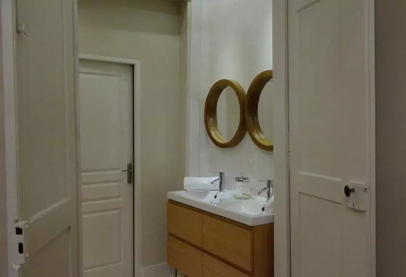 سوییت اجرایی, Les Suites De Sautet