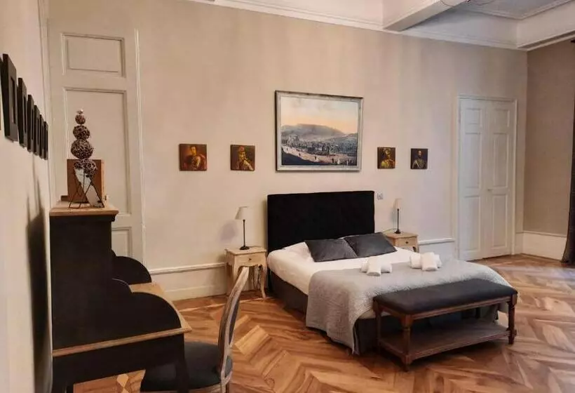 سوییت اجرایی, Les Suites De Sautet