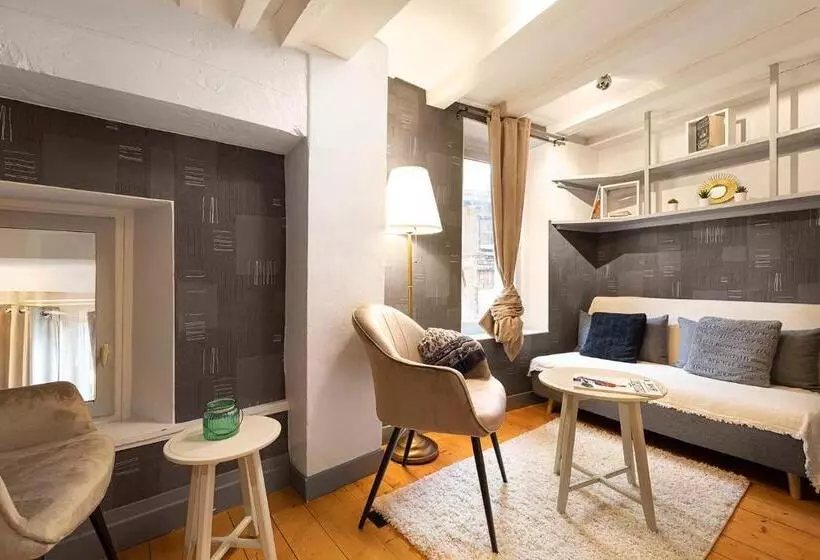 سوییت دوبلکس, Les Suites De Sautet