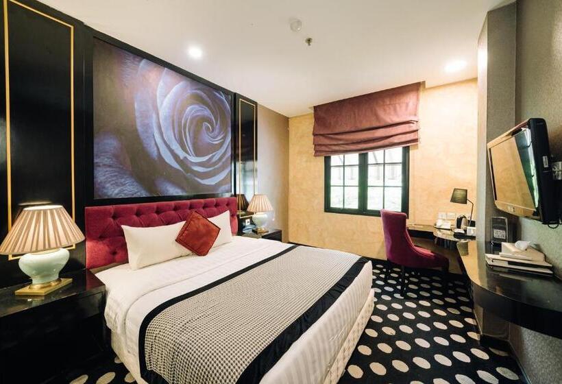 اتاق لوکس با تخت بزرگ, Little Amaroossa Residence Jakarta