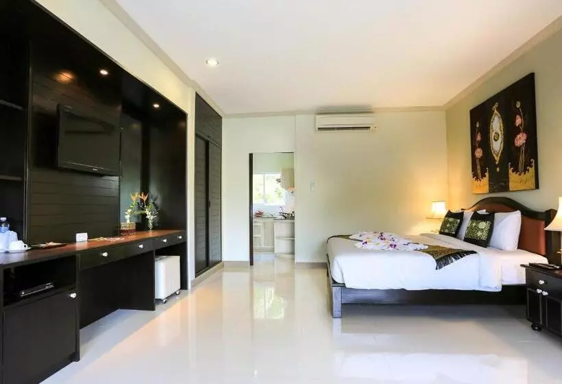 اتاق لوکس, Naka Resort