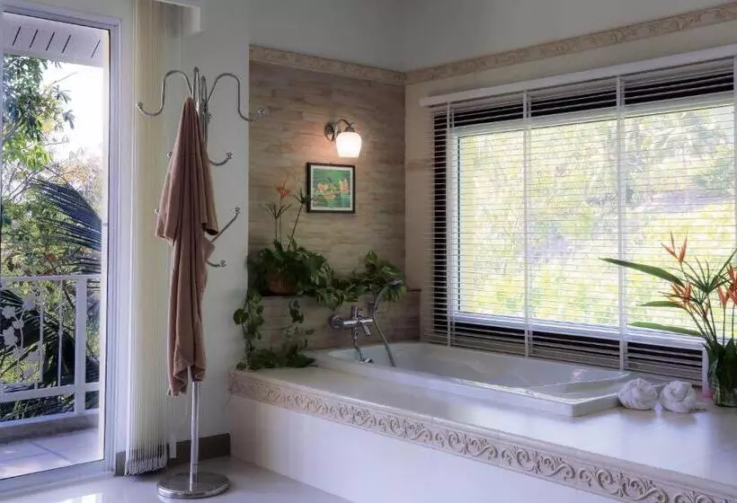 اتاق استاندارد با تخت بزرگ, Naka Resort