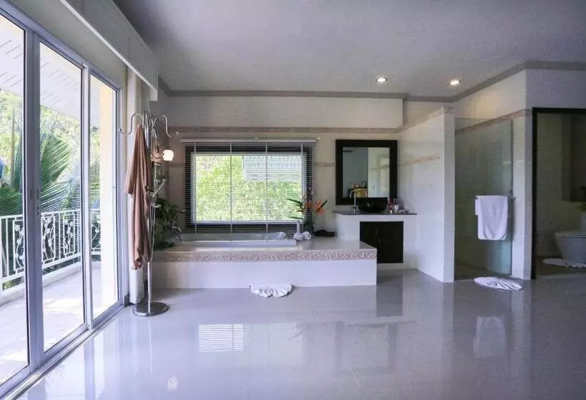 اتاق استاندارد با تخت بزرگ, Naka Resort