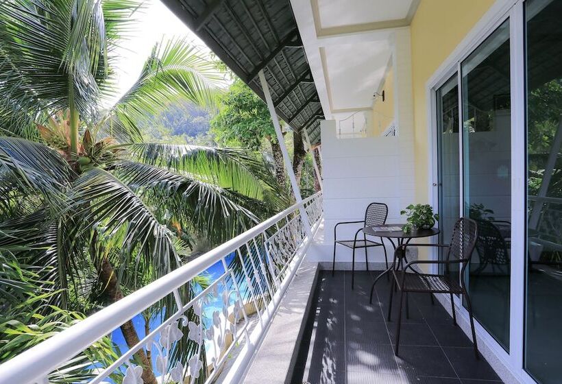 디럭스 룸, Naka Resort