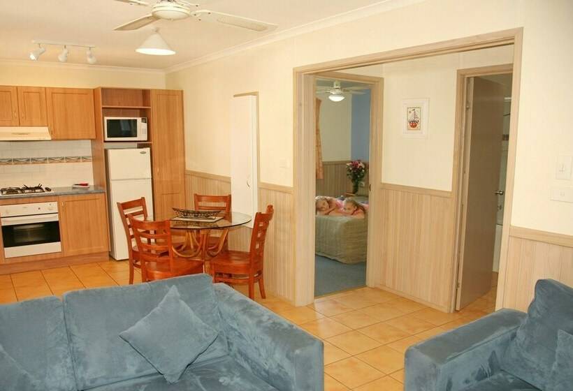 Люкс 2 Спальни, Surf Beach Holiday Park