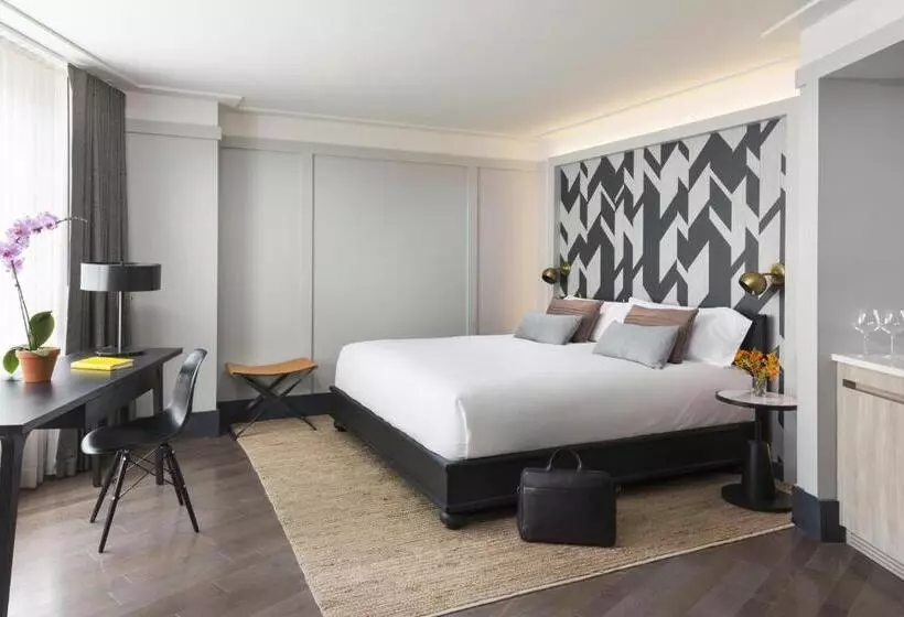 سوییت جونیور, The Tillary Hotel Brooklyn