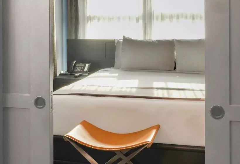 سوییت اجرایی, The Tillary Hotel Brooklyn