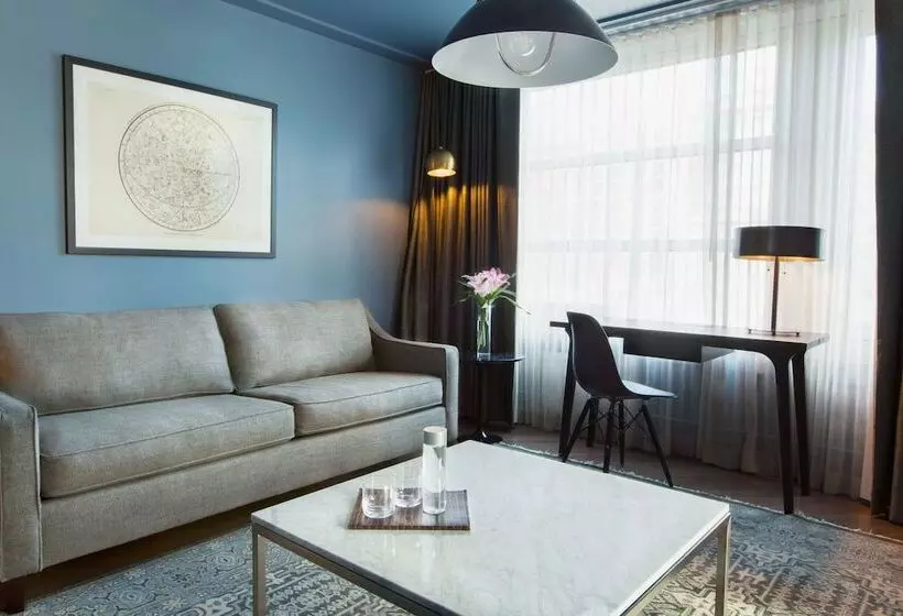 سوییت اجرایی, The Tillary Hotel Brooklyn