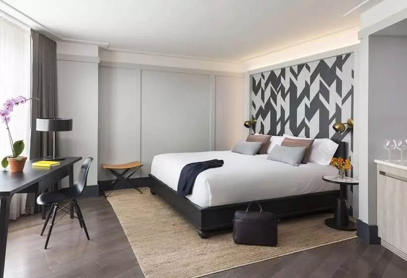 سوییت جونیور, The Tillary Hotel Brooklyn