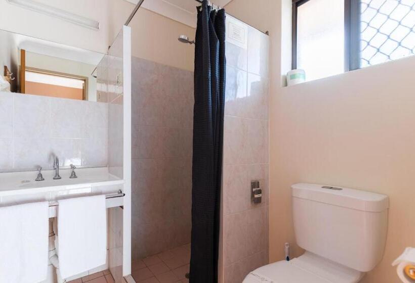 Номер Стандарт с Балконом, Midlands Motel