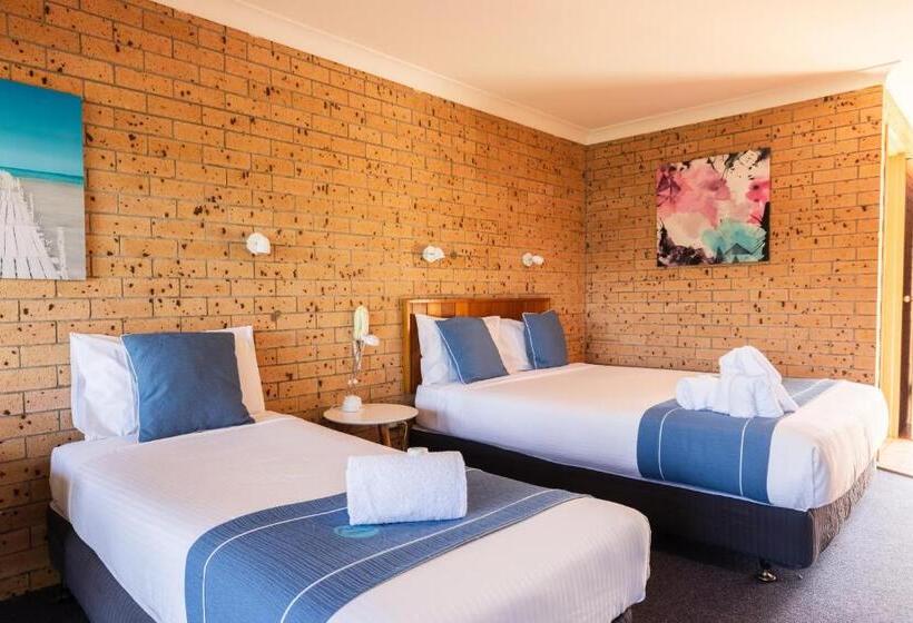 Номер Стандарт Вид на Реку, Midlands Motel