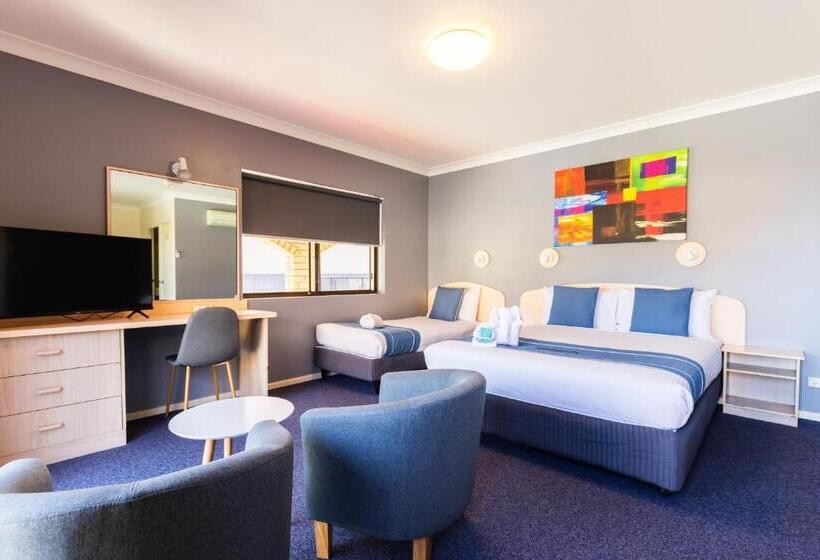 חדר דלוקס, Midlands Motel