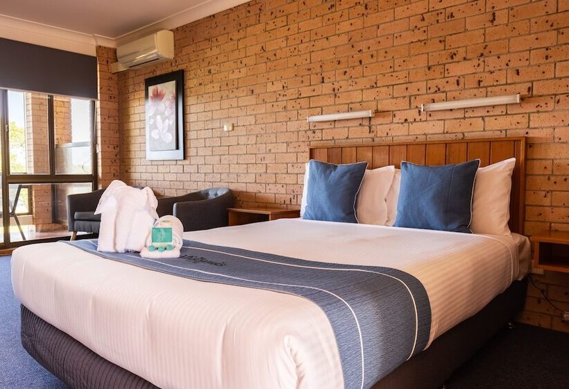 Deluxe room with river view, Midlands Motel