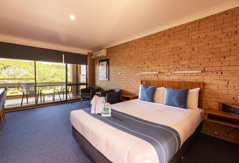 Deluxe room with river view, Midlands Motel