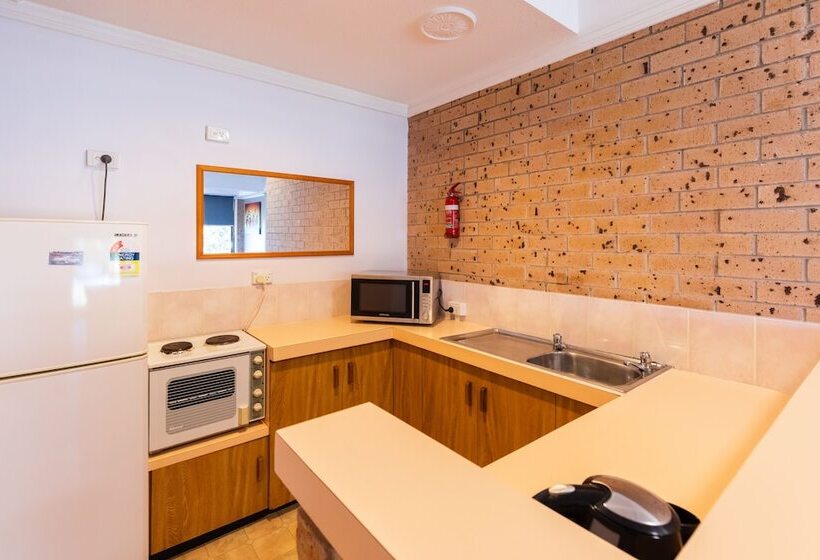 חדר סטנדרט נוף לנהר, Midlands Motel