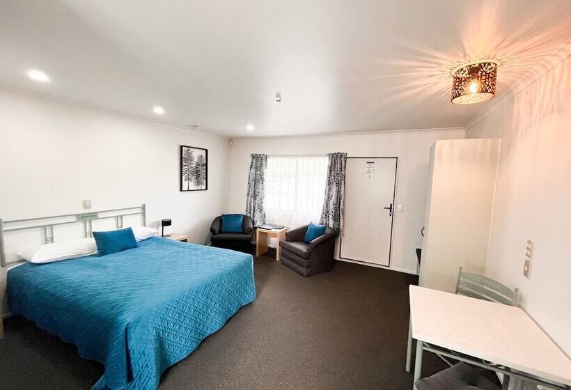 סטודיו דלוקס, Camelot Motor Lodge And Conference Centre