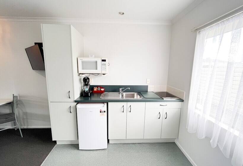 סטודיו דלוקס, Camelot Motor Lodge And Conference Centre