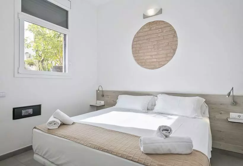 1 Bedroom Penthouse Apartment, Stay Together Barcelona Apartments