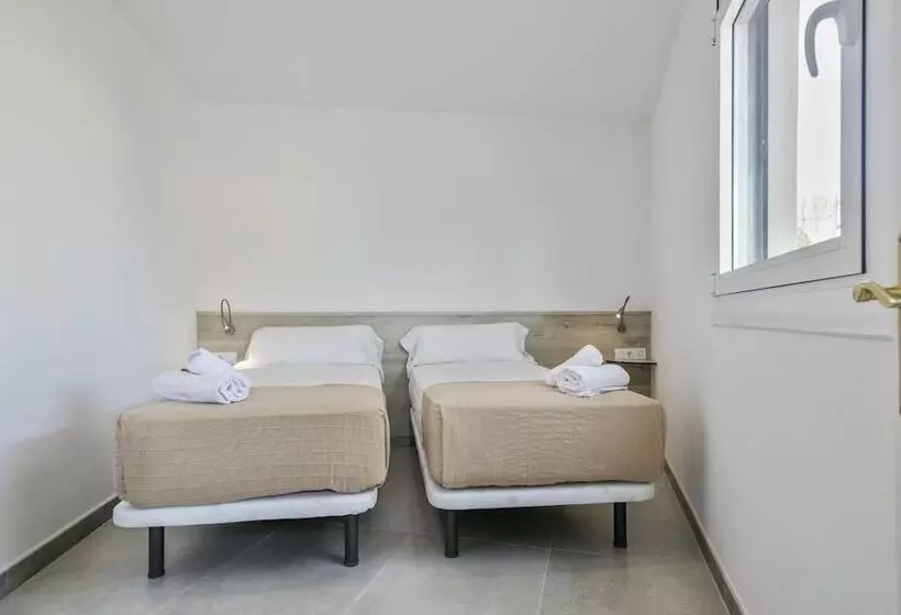 1 Bedroom Penthouse Apartment, Stay Together Barcelona Apartments