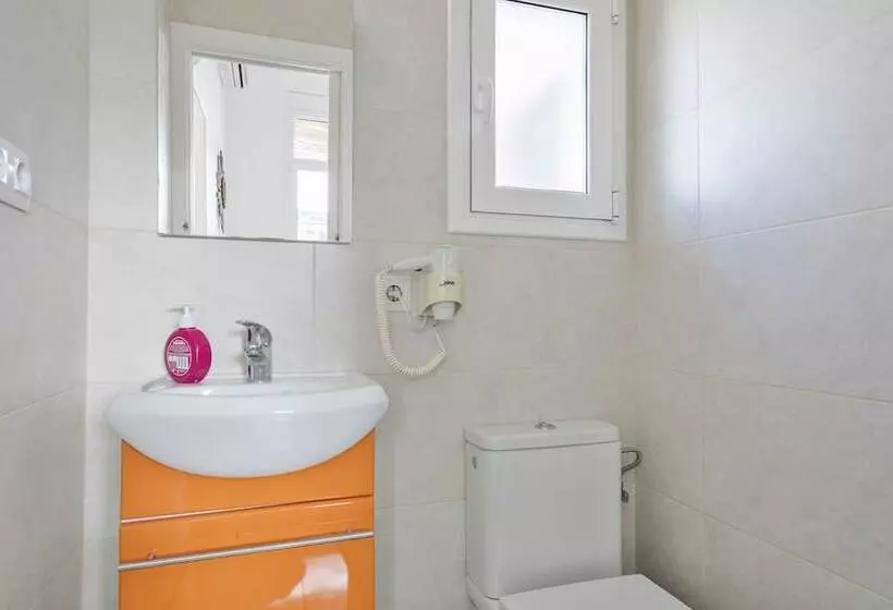 1 Bedroom Penthouse Apartment, Stay Together Barcelona Apartments
