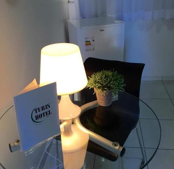 غرفة قياسية ثلاثية, Turis Hotel Centro