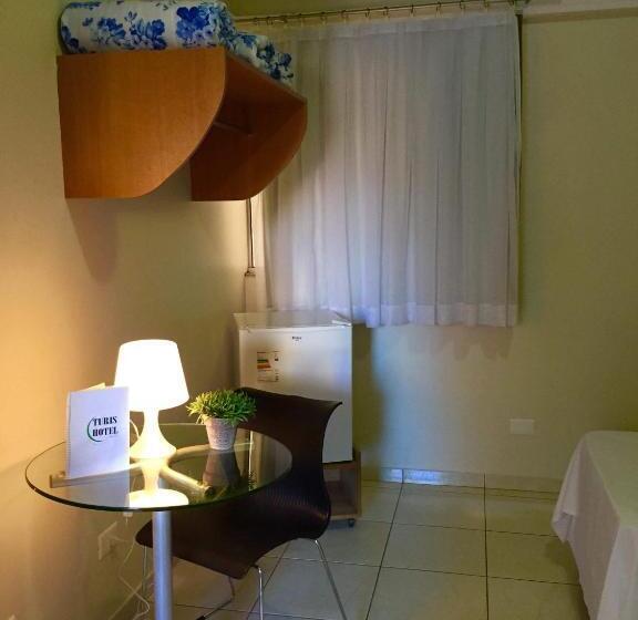 غرفة قياسية ثلاثية, Turis Hotel Centro