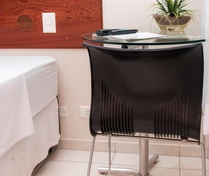 غرفة قياسية ثلاثية, Turis Hotel Centro