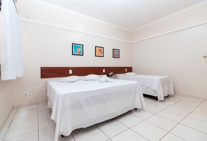 غرفة قياسية ثلاثية, Turis Hotel Centro