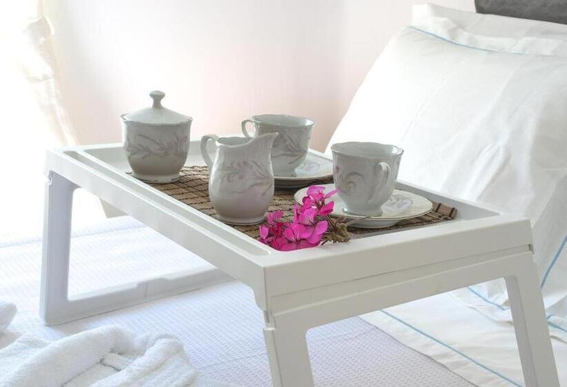 جناح جونيور مطلّ علي حمام السباحة, Villa Olga Lounge