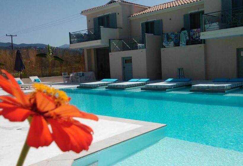 Полулюкс Вид на Бассейн, Villa Olga Lounge