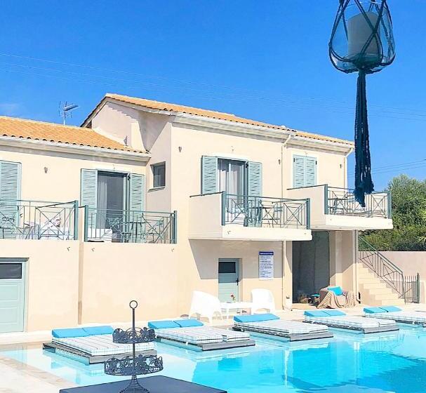 جناح جونيور مطلّ علي حمام السباحة, Villa Olga Lounge