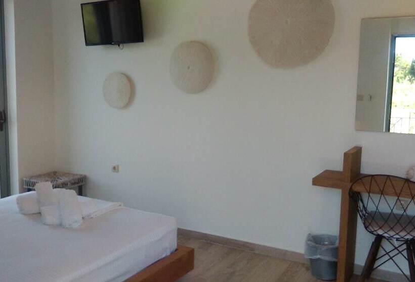 جناح جونيور مطلّ علي حمام السباحة, Villa Olga Lounge