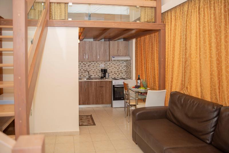 سوییت جونیور, Alia Luxury Suites And Spa