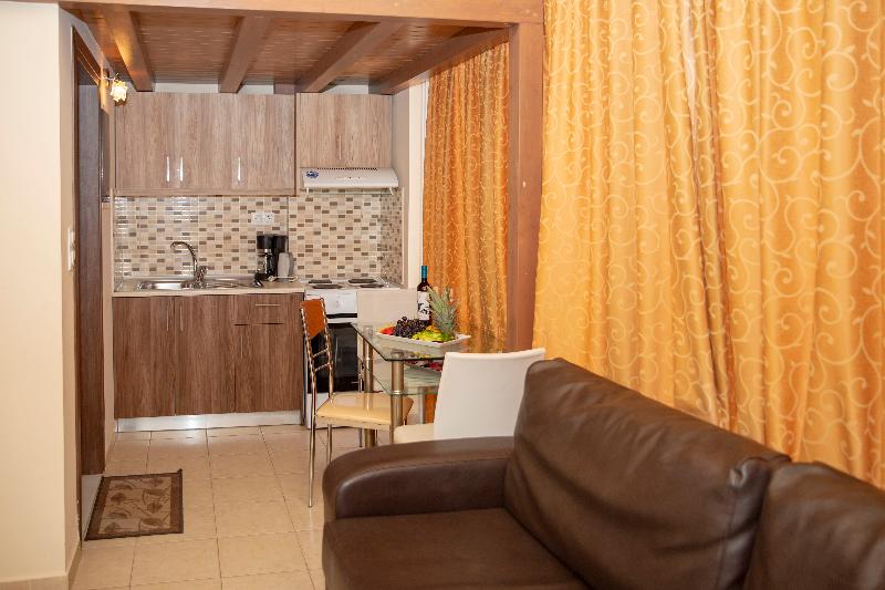 سوییت جونیور, Alia Luxury Suites And Spa