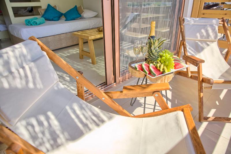 جناح جونيور مزوَّد بحمام سباحة, Alia Luxury Suites And Spa