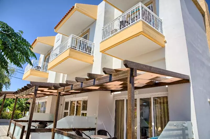 استودیوی استاندارد, Alia Luxury Suites And Spa