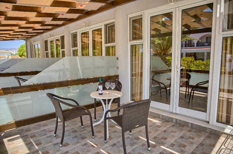 سوییت جونیور, Alia Luxury Suites And Spa