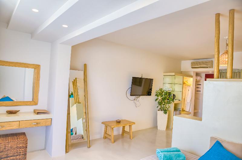 سوئیت جونیور با استخر, Alia Luxury Suites And Spa